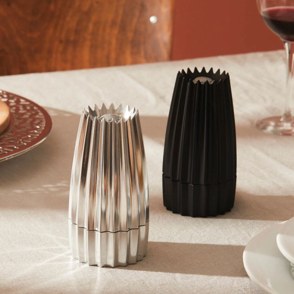 Alessi Grind Мельница для соли, перца и специй, размеры: 7,5х7,5х14,2h см, цвет - алюминий