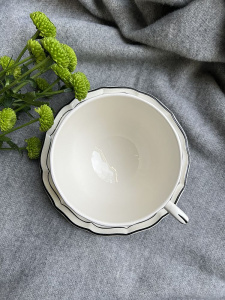 Gien Filet Manganese Monogramme Чайная пара с буквой М, объем - 450 мл, цвет - белый, черный
