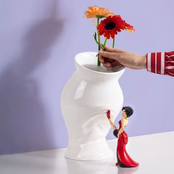 Seletti Circus Декоративная ваза Lucy, размеры: 28х17,5х28,5h см, цвет - белый, красный