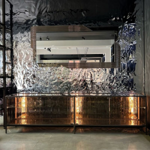 Fiam Echo Line Стеклянный комод с фактурными дверцами и подсветкой, размеры: 250х53х67h см