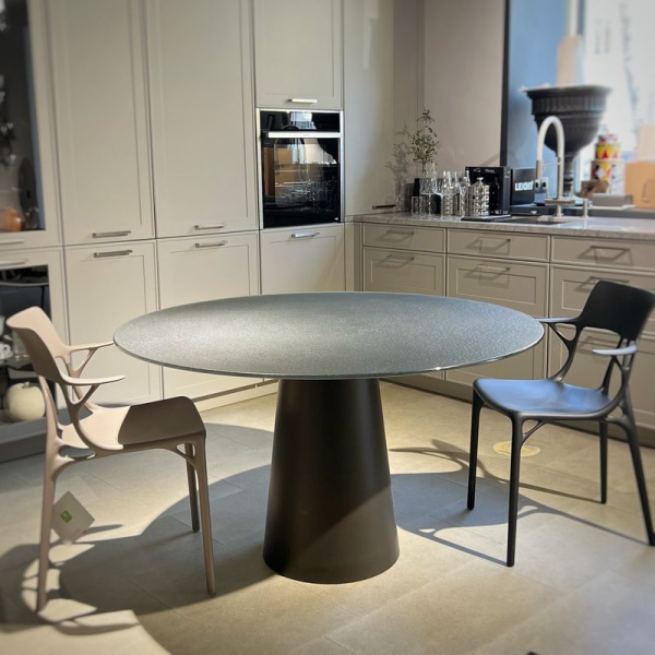 Sovet Italia Totem Обеденный стол с круглой стеклянной столешницей, размеры: 130 х 130 х 76h см