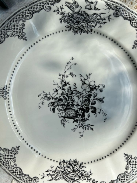 Gien Les Depareillees Тарелка для основного блюда Цветы, диаметр - 28,5 см, цвет - белый, черный