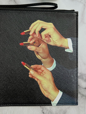 Seletti Toiletpaper Клатч Lipstick Black, размеры: 20х28x3 см, цвет - черный, красный