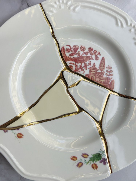 Seletti Kintsugi Тарелка для основного блюда, диаметр - 27.5 см, цвет - белый, красный, золотой