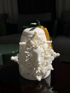 Керамическая шкатулка Снежинка с крышкой и зеленой лентой, автор - A. Kruglikova