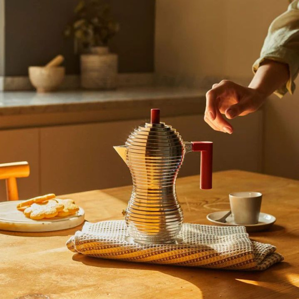 Alessi Pulcina Гейзерная кофеварка на 6 чашек эспрессо или 1 американо, объем - 300 мл