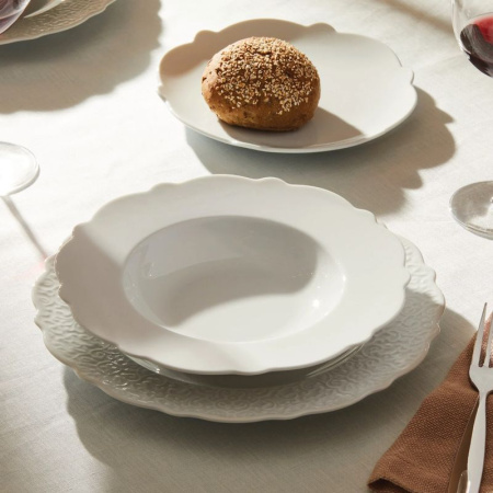 Alessi Dressed Фарфоровая суповая тарелка, диаметр - 23,3 см, цвет - белый