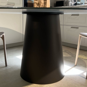 Sovet Italia Totem Обеденный стол со стеклянной столешницей, размеры: 150 х 150 х 76h см