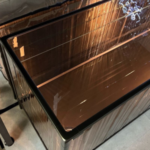 Fiam Echo Line Стеклянный комод с фактурными дверцами и подсветкой, размеры: 250х53х67h см