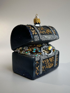 Kruzel Стеклянная елочная игрушка ручной работы Сундук с сокровищами - 9 см