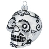 Inge Glas Magic Стеклянная елочная игрушка Матовый серебряный череп с черным цветком, размер - 9 см
