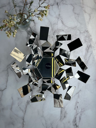 Alessi Fruit Holder Металлическое блюдо для фруктов, размеры: 27,3х27,3х13h см, сталь