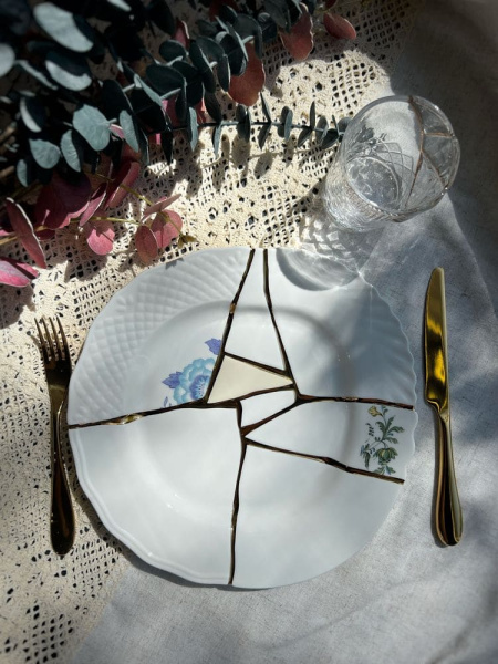 Seletti Kintsugi Тарелка для основного блюда, диаметр - 27.5 см, цвет - белый, голубой, золотой