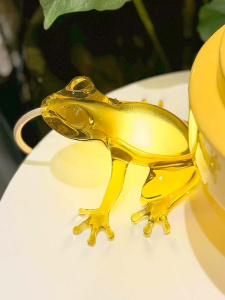 Qeeboo Hungry Frog Декоративный светильник Лягушка, размеры: 15х19х10 см, цвет - желтый