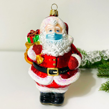 Impuls Стеклянная елочная игрушка Санта в маске с подарками, высота - 12 см