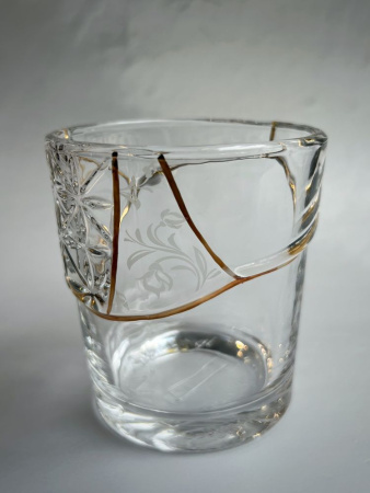 Seletti Kintsugi Стеклянный стакан, размеры: 8,7х8,7х9,5 см, цвет - прозрачный, золотой