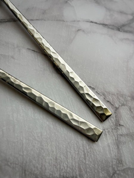 Degrenne Fuse Martele Laiton Набор из 2 сервировочных ложек для салата, 26 см, нержавеющая сталь