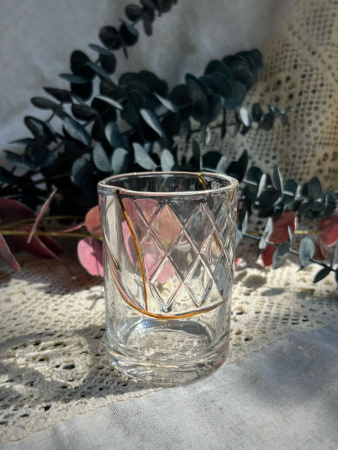 Seletti Kintsugi Стеклянный стакан, размеры: 7,6х7,6х10,5 см, цвет - прозрачный, золотой