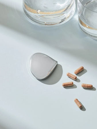 Alessi Chestnut Таблеточница, размеры: 5х4,8х2,5h см, нержавеющая сталь