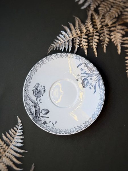 Gien Tulipes Чайная пара, объем - 450 мл, диаметр блюдца - 18,8 см, цвет - белый, черный