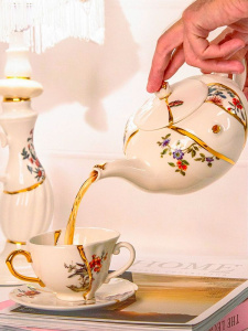 Seletti Kintsugi Фарфоровый заварочный чайник, размеры: 26х15,4х10,9h см, цвет - белый, золотой