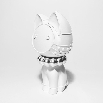 Ivanovartist Toy Artistcat Керамическая статуэтка Белый кот с серебряными бусами, высота - 20 см