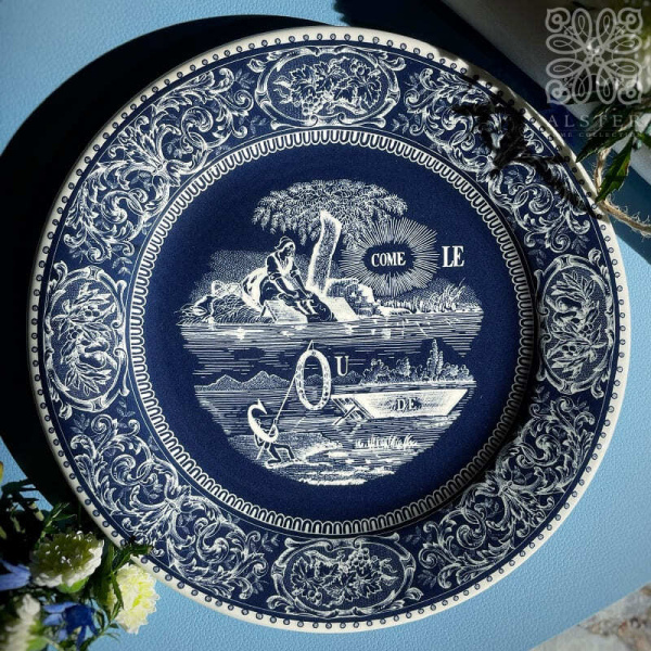 Gien Les Depareillees Десертная тарелка с рисунком Rébus (Ребус), диаметр - 22 см, темно-синий