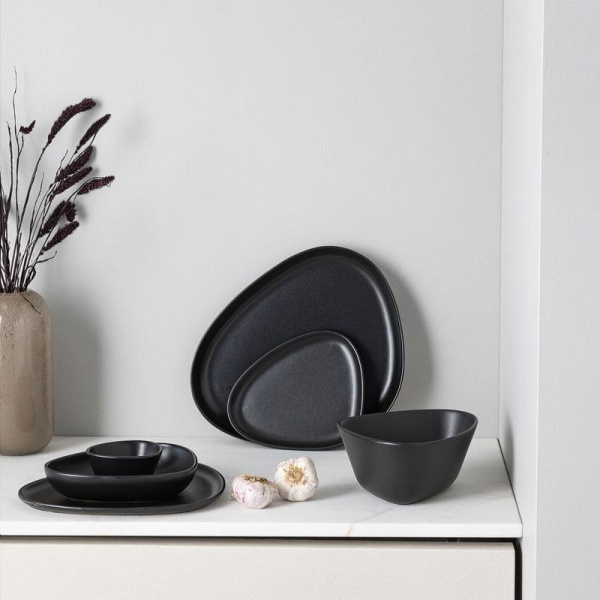 Lind Dna Фигурная керамическая тарелка для основного блюда, размеры: 30х26x1,5 см, цвет - черный