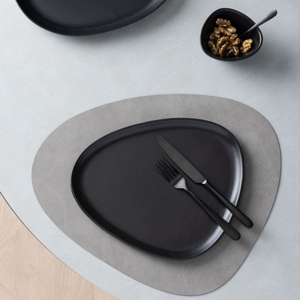 Lind Dna Фигурная керамическая тарелка для основного блюда, размеры: 30х26x1,5 см, цвет - черный